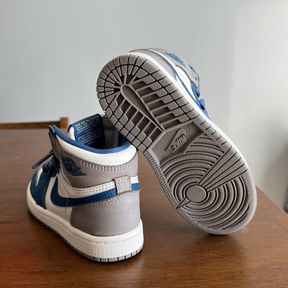 Jordan 1 11C - Picture 4 of 4